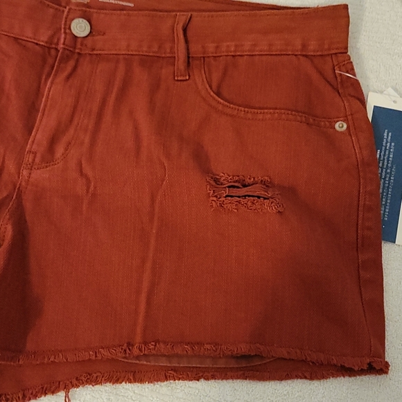 Old Navy Women's Shorts - Picture 3 of 8